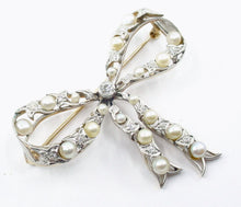 画像をギャラリービューアに読み込む, Lovely Platinum Belle Époque Diamond Pearl Gold Ribbon Bow Pin Brooch
