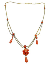 Charger l&#39;image dans la galerie, Handsome Victorian Coral Draped 14k Gold Collar Necklace
