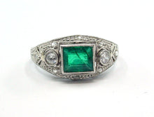 Charger l&#39;image dans la galerie, Art Deco Emerald Diamond Platinum Engagement Cocktail Dinner Ring
