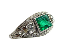 Charger l&#39;image dans la galerie, Art Deco Emerald Diamond Platinum Engagement Cocktail Dinner Ring
