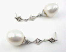 Charger l&#39;image dans la galerie, Large Luminous South Sea Pearl Diamond Capped 14k White Gold Drop Earrings
