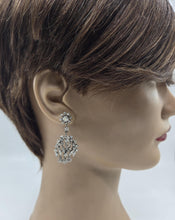 Load image into Gallery viewer, Courtly and Luxe Vintage Old &amp; Mixed Cut Diamond 14k Gold Drop Earrings
