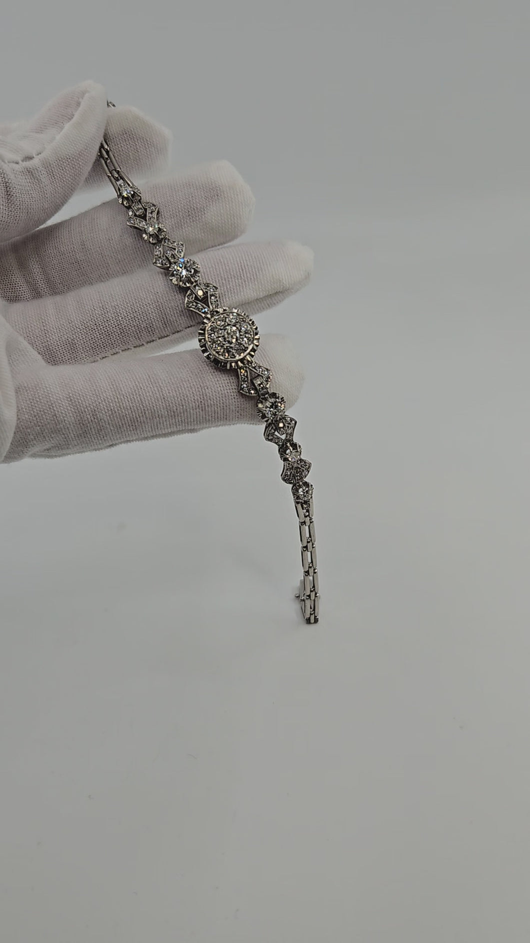 Edwardian 2.02 Ct Diamond Platinum Strap Link Bracelet